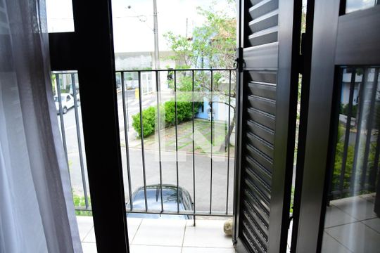 Sacada de casa de condomínio para alugar com 2 quartos, 107m² em Granja Viana, Cotia