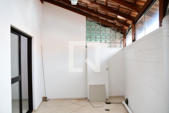 Área de Serviço de casa de condomínio para alugar com 2 quartos, 107m² em Granja Viana, Cotia