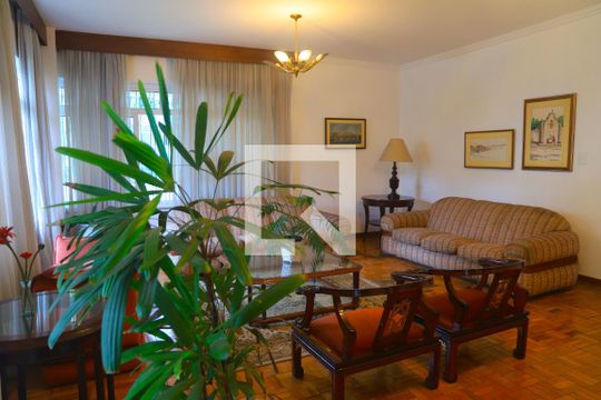 Casa à venda com 4 quartos, 360m² em Indianópolis, São Paulo