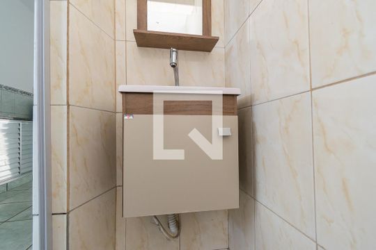 Banheiro de apartamento para alugar com 2 quartos, 75m² em Cordovil, Rio de Janeiro