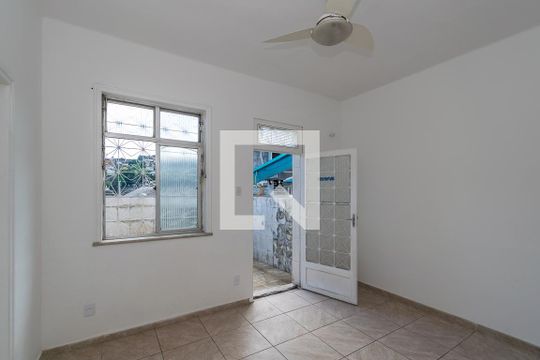Apartamento para alugar com 2 quartos, 75m² em Cordovil, Rio de Janeiro