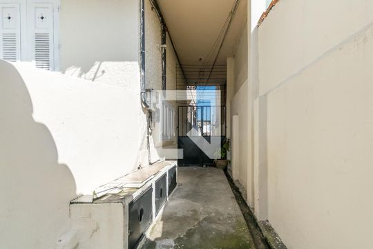 Área comum de acesso de apartamento para alugar com 2 quartos, 75m² em Cordovil, Rio de Janeiro