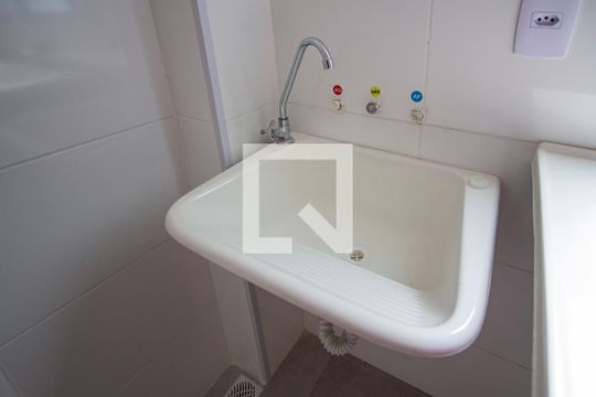 Área de Serviço de apartamento para alugar com 2 quartos, 42m² em Vila Lage, São Gonçalo