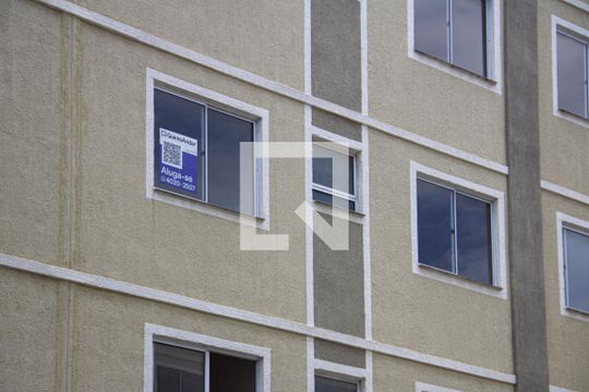 Fachada do bloco de apartamento para alugar com 2 quartos, 42m² em Vila Lage, São Gonçalo
