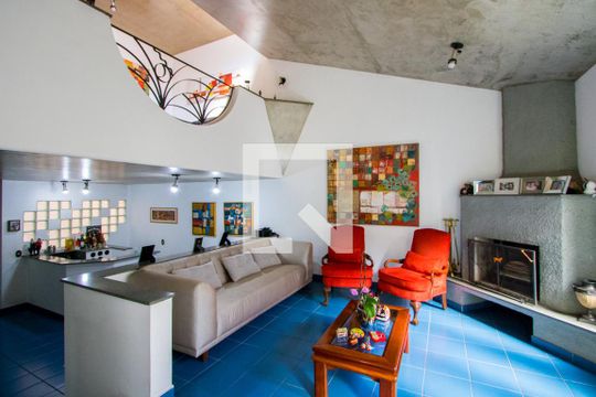Casa à venda com 4 quartos, 400m² em Vila Bastos, Santo André