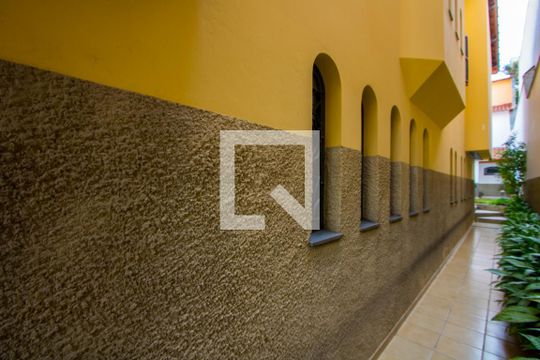 Corredor - Externo de casa para alugar com 4 quartos, 400m² em Vila Bastos, Santo André