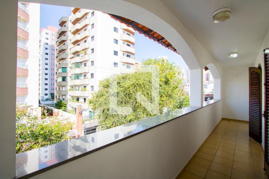 Varanda do quarto 1 e 2 de casa à venda com 4 quartos, 400m² em Vila Bastos, Santo André