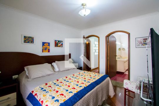 Quarto 1 - Suíte de casa à venda com 4 quartos, 400m² em Vila Bastos, Santo André