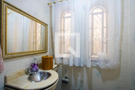 Lavabo de casa à venda com 4 quartos, 400m² em Vila Bastos, Santo André