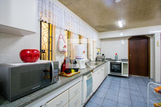 Cozinha de casa à venda com 4 quartos, 400m² em Vila Bastos, Santo André