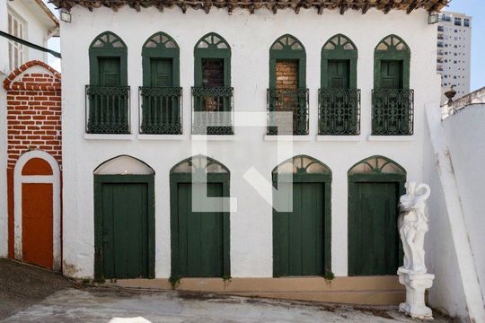 Casa à venda com 3 quartos, 1000m² em Aclimação, São Paulo