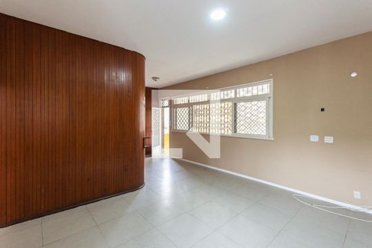 Sala de casa à venda com 2 quartos, 90m² em Tijuca, Rio de Janeiro