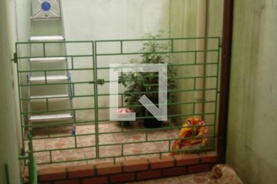 Quintal de kitnet/studio à venda com 1 quarto, 38m² em Santana, Porto Alegre