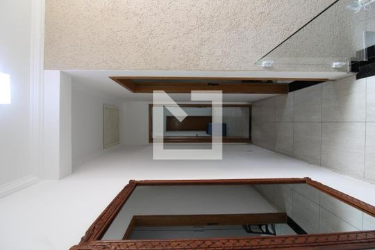 Corredor de casa à venda com 2 quartos, 94m² em Vila Antonieta, São Paulo