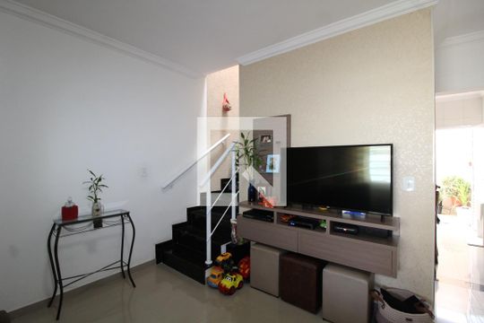Casa à venda com 2 quartos, 94m² em Vila Antonieta, São Paulo