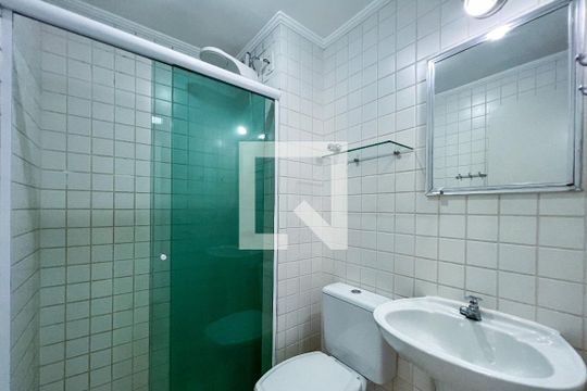 Banheiro de apartamento à venda com 2 quartos, 55m² em Vila Olímpia, São Paulo