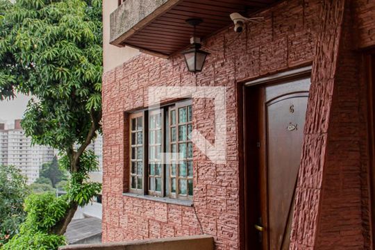 Fachada de casa de condomínio à venda com 3 quartos, 129m² em Piqueri, São Paulo