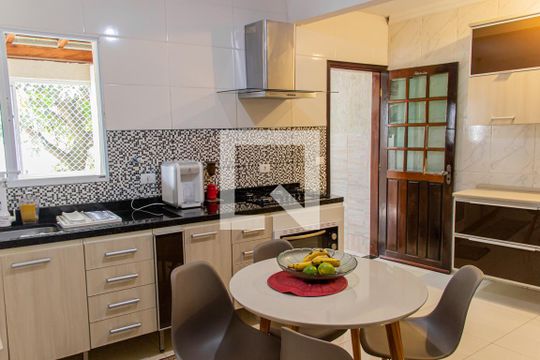 Cozinha de casa de condomínio à venda com 3 quartos, 129m² em Piqueri, São Paulo