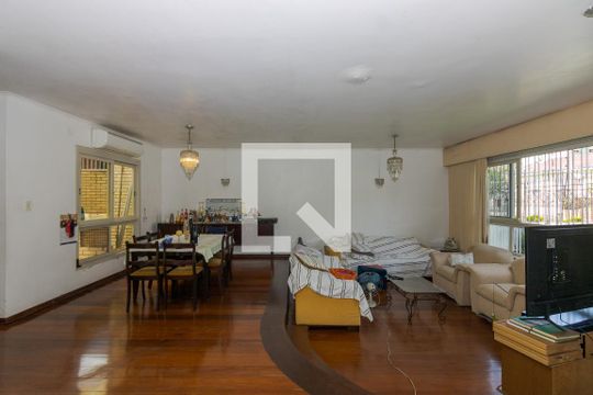 Casa à venda com 3 quartos, 215m² em Sarandi, Porto Alegre