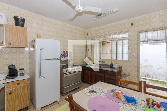 Cozinha de casa à venda com 3 quartos, 215m² em Sarandi, Porto Alegre