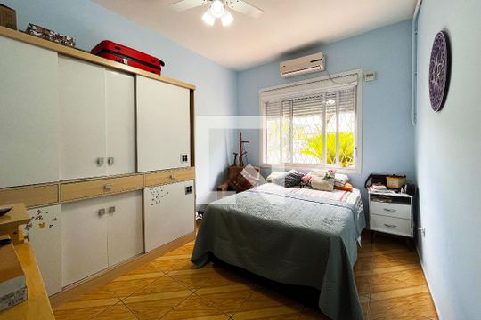 Quarto 2 de casa à venda com 5 quartos, 200m² em Vila Joao Pessoa, Porto Alegre