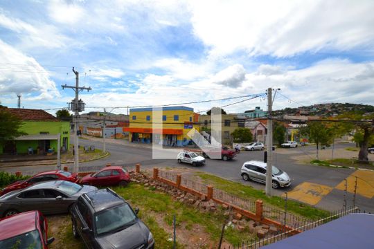 Vista de casa à venda com 5 quartos, 200m² em Vila Joao Pessoa, Porto Alegre