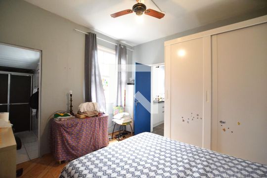 Suíte 1 de casa à venda com 5 quartos, 200m² em Vila Joao Pessoa, Porto Alegre