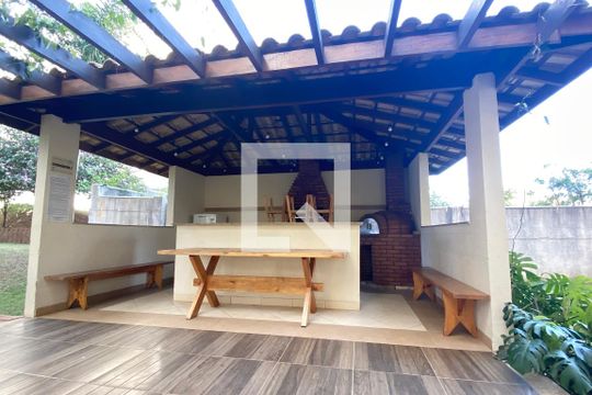 Churrasqueira de apartamento para alugar com 2 quartos, 72m² em Jardim Tupanci, Barueri