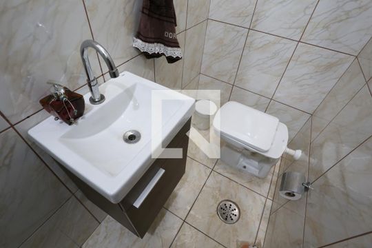 Lavabo de casa à venda com 4 quartos, 160m² em Vila Talarico, São Paulo