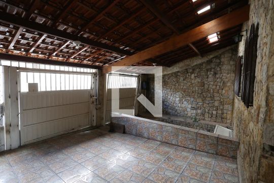 Garagem de casa à venda com 4 quartos, 160m² em Vila Talarico, São Paulo
