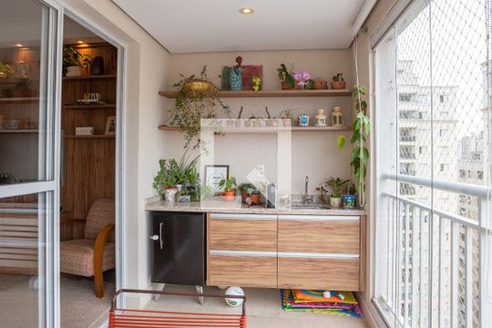 Sacada de apartamento à venda com 2 quartos, 76m² em Vila Pompéia, São Paulo