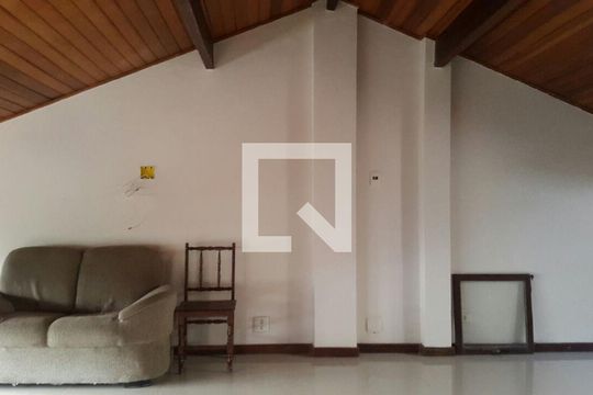 Casa à venda com 3 quartos, 200m² em Paciência, Rio de Janeiro