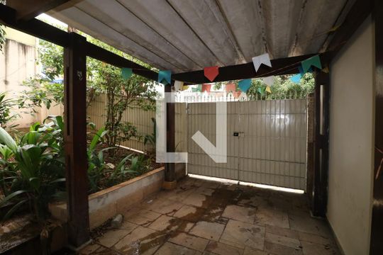 Garagem de casa para alugar com 4 quartos, 160m² em Perdizes, São Paulo