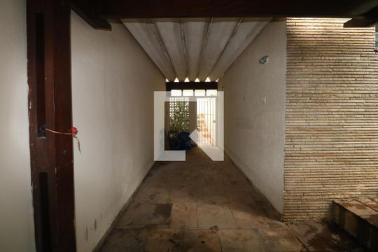 Garagem de casa para alugar com 4 quartos, 160m² em Perdizes, São Paulo