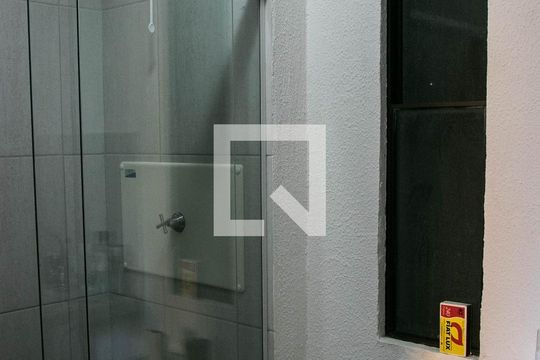 Banheiro do Quarto 2 de apartamento para alugar com 2 quartos, 52m² em Parque Bela Vista, Salvador