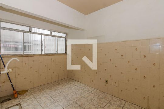 Cozinha e Área de Serviço de apartamento à venda com 2 quartos, 46m² em Rubem Berta, Porto Alegre