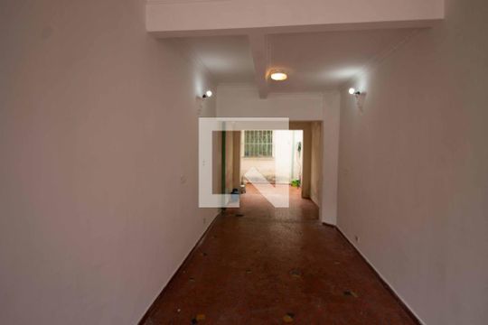 Garagem de casa para alugar com 4 quartos, 200m² em Vila Bertioga, São Paulo