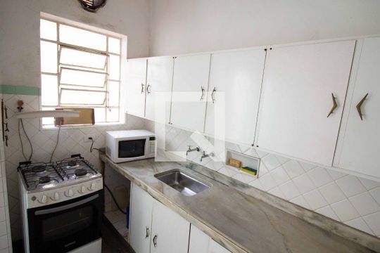 Cozinha de casa para alugar com 4 quartos, 200m² em Vila Bertioga, São Paulo
