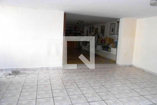 Casa à venda com 4 quartos, 380m² em Jardim da Gloria, São Paulo