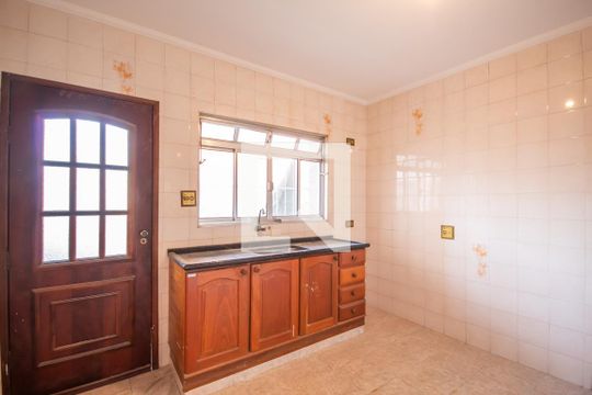 Cozinha de casa para alugar com 2 quartos, 100m² em Vila Yara, Osasco