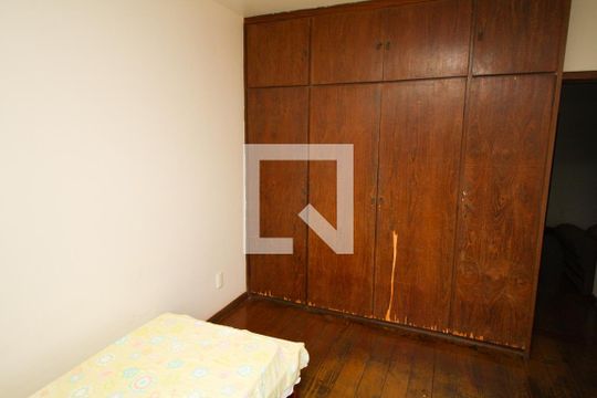 Casa à venda com 5 quartos, 360m² em Cachoeirinha, Belo Horizonte