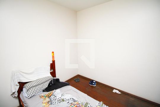 Casa à venda com 5 quartos, 360m² em Cachoeirinha, Belo Horizonte