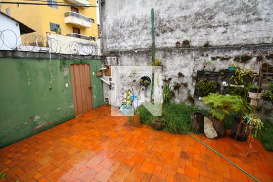 Casa à venda com 5 quartos, 360m² em Cachoeirinha, Belo Horizonte