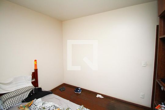 Casa à venda com 5 quartos, 360m² em Cachoeirinha, Belo Horizonte