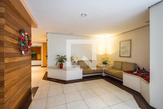 Hall de entrada de apartamento para alugar com 2 quartos, 80m² em Pinheiros, São Paulo