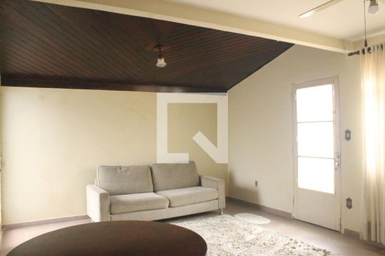 Casa à venda com 3 quartos, 120m² em Vila Pompéia, Campinas