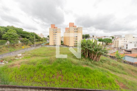 Vista da Cozinha e Área de Serviço de apartamento para alugar com 2 quartos, 50m² em Parque das Nações, Santo André