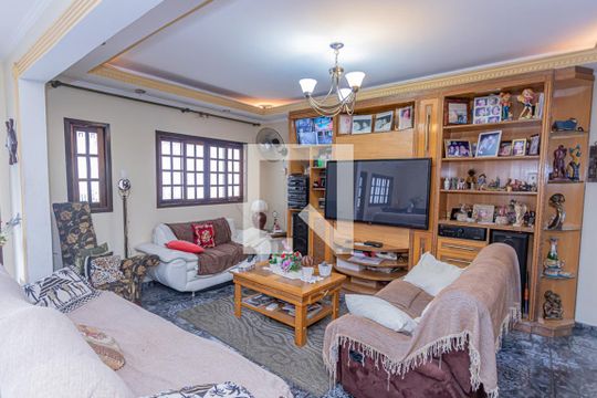 Sala de estar de casa à venda com 4 quartos, 600m² em Vila Zulmira, São Paulo
