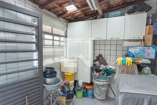 Área de Serviço de casa para alugar com 4 quartos, 600m² em Vila Zulmira, São Paulo