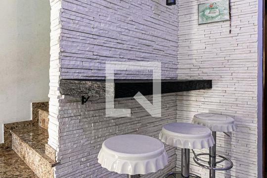 Sala de casa à venda com 2 quartos, 100m² em Vila Ré, São Paulo